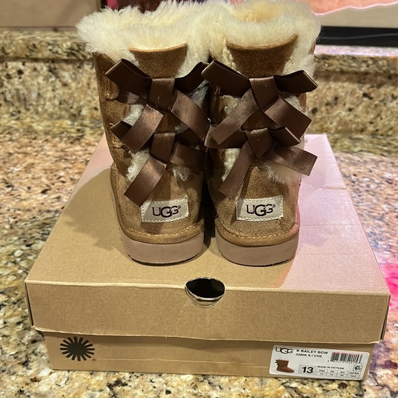 Ugg Bailey Bow Boots in Chestnut - Picture 2 of 3